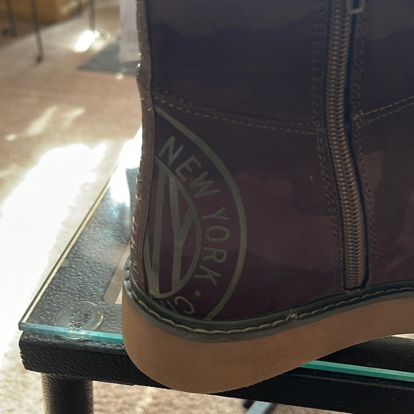 Boots - Picture 4 of 5